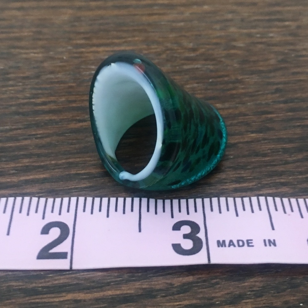 Green Ring - Picture 3 of 8